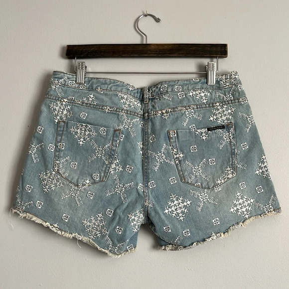 Maison Scotch denim embroidered shorts size 30 - Picture 4 of 5